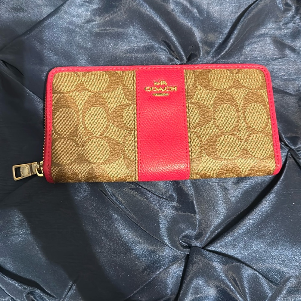 Coach Accordion Zip Wallet In Signature - Picture 1 of 4